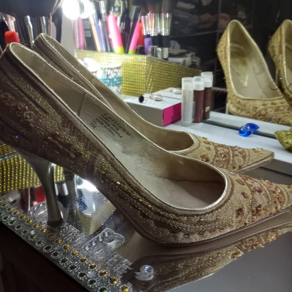 Shoe - Picture 2 of 5